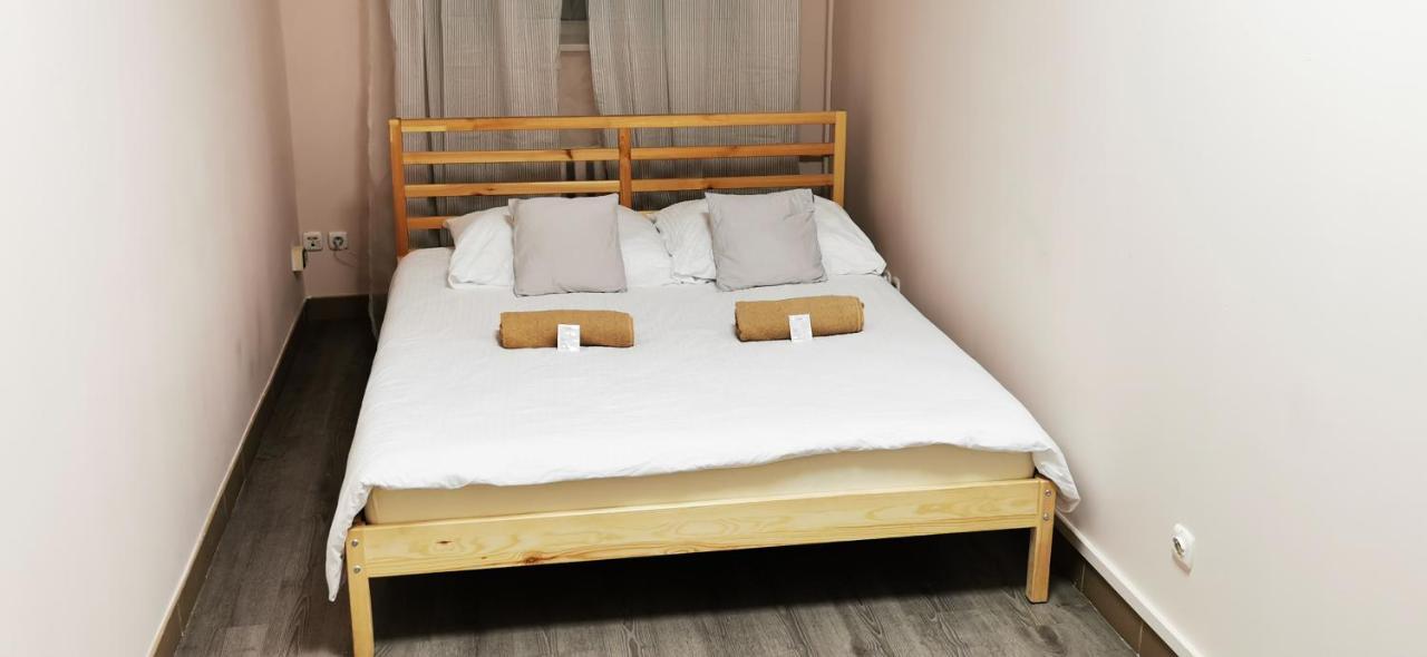 Hostel Powstaniec Wola - Private Rooms Варшава Экстерьер фото
