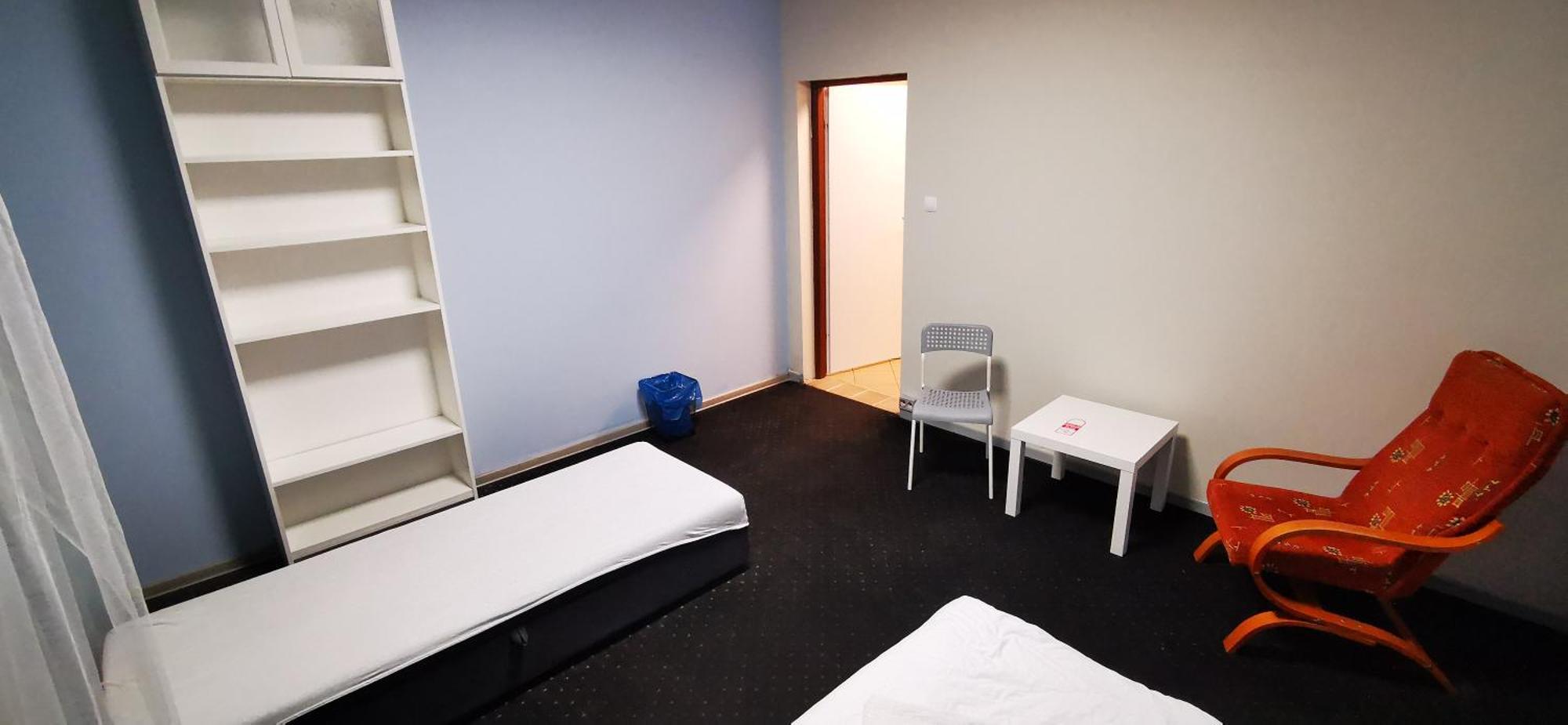 Hostel Powstaniec Wola - Private Rooms Варшава Экстерьер фото